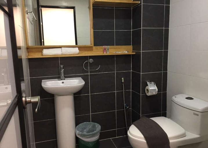Bathroom, Collection O Near AEON Mall Melaka Formerly 96 Boutique, Malacca City