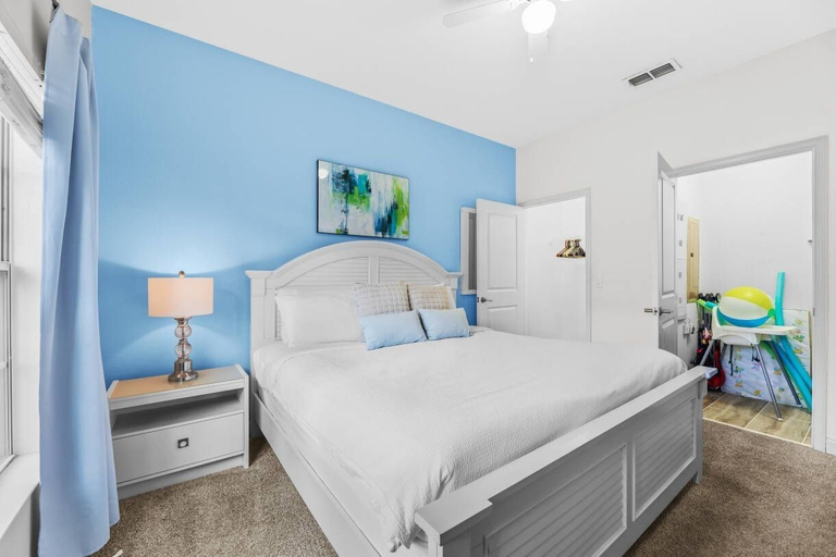 Room 3, 4BR Home Storey Lake Resort w/ Pool, Osceola