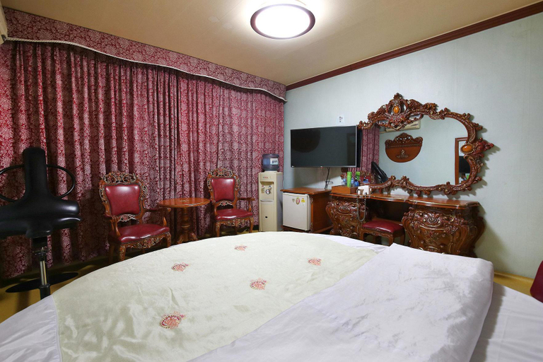 Bedroom 2, Daejeon Yongjeon Boryeong Motel, Dong