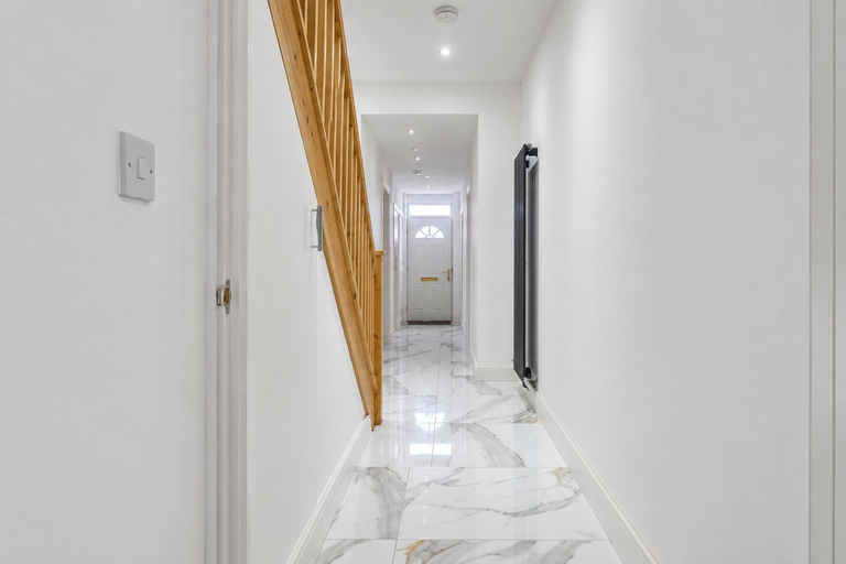 Interior 5, Cardiff 5-bed House, Sleeps 13 w/ Parking & Garden, Cardiff