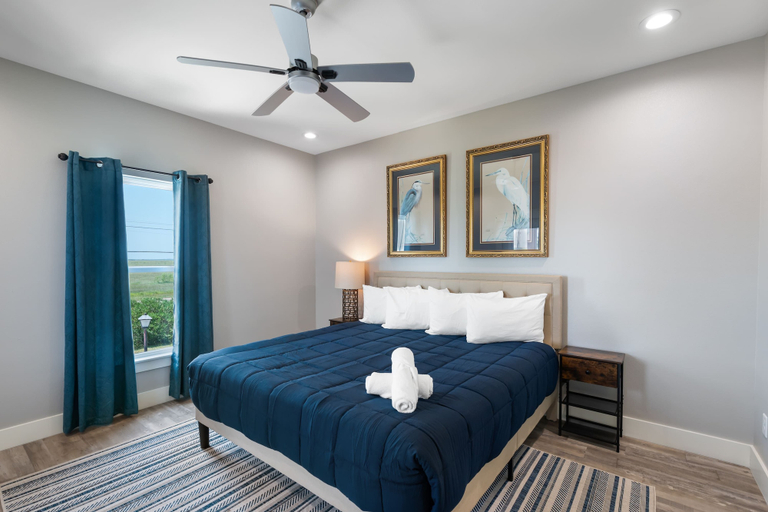 Room 4, Sweet Salty A Luxury Escape on Mustang Island, Nueces