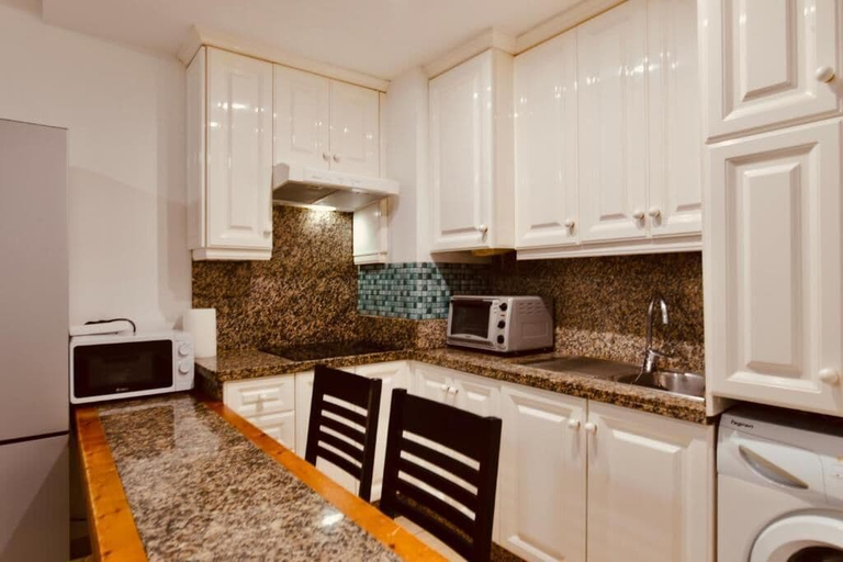 Private kitchen, Los Cristianos Beach Balcony Apartment, Santa Cruz de Tenerife