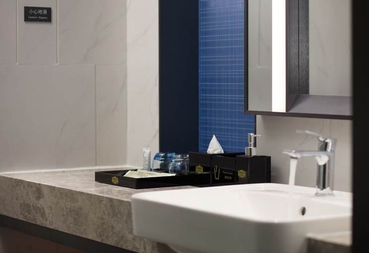 Bathroom 3, Hampton by Hilton Zhongshan Cuiheng, Zhongshan