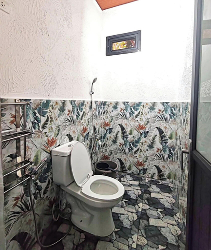 Bathroom 3, North Shores Hotel, San Juan