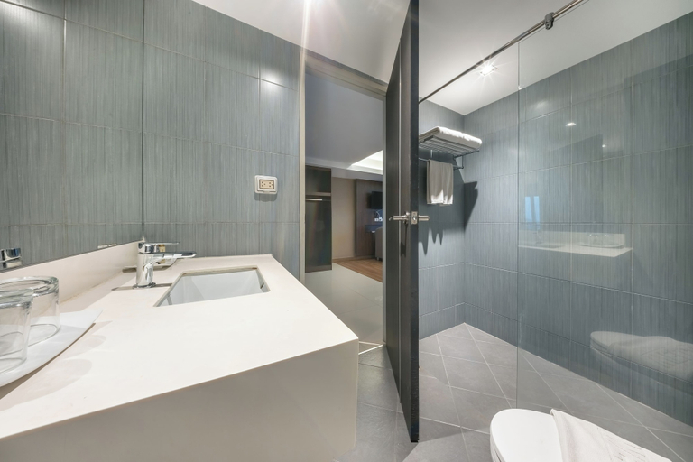 Bathroom 5, Top View Hotel Siracha, Si Racha