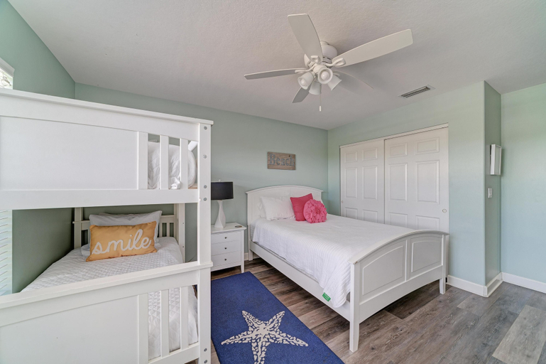 Bedroom 4, Kickback Cabana managed by Beach Retreats, Manatee