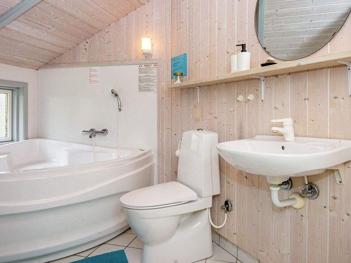 Bathroom 3, 5 Star Holiday Home in Borkop, Vejle
