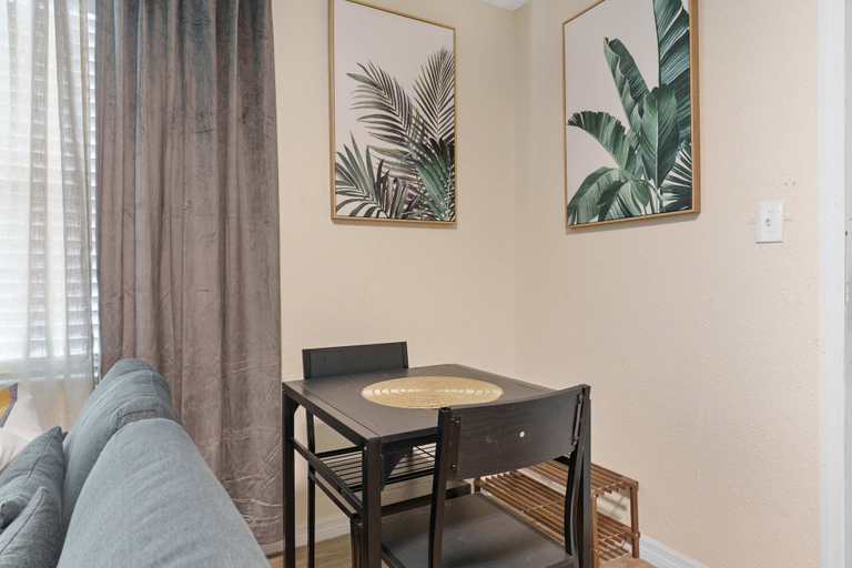 Others 5, King Bed WFH Setup - Pet Friendly 1BR Stay, Hillsborough