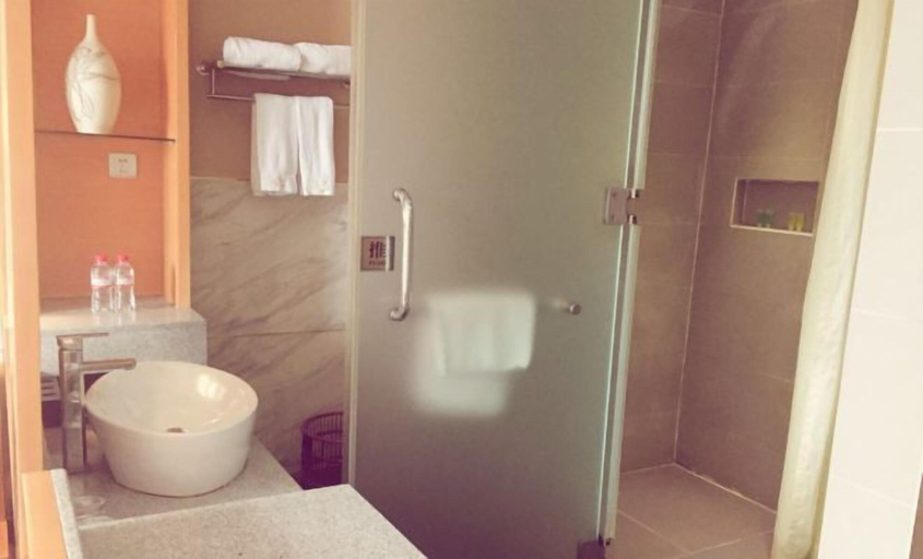 Bathroom 4, Guangzhou No.6 Inn (Panyu District Ha Street Branch), Guangzhou