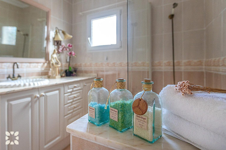 Bathroom, Villa Rica by Abahana Villas, Alicante