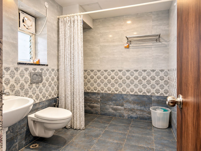 Bathroom 4, The Altruist New Town Hotel, North 24 Parganas