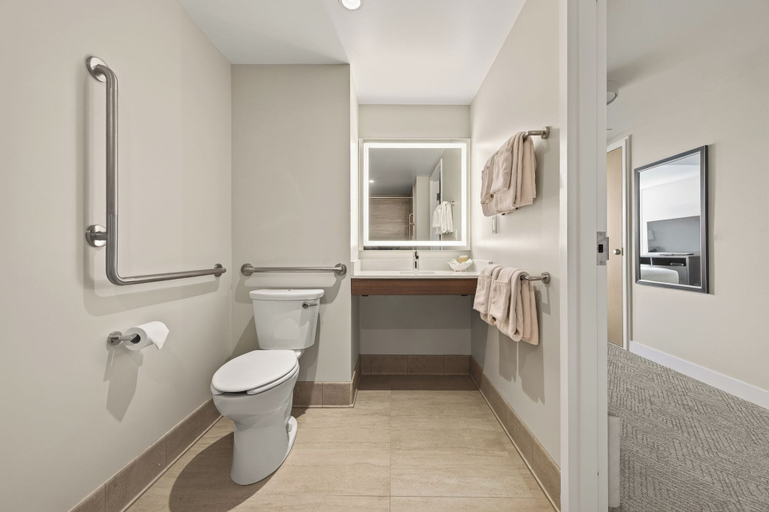 Bathroom 4, Embassy Inn, Capital