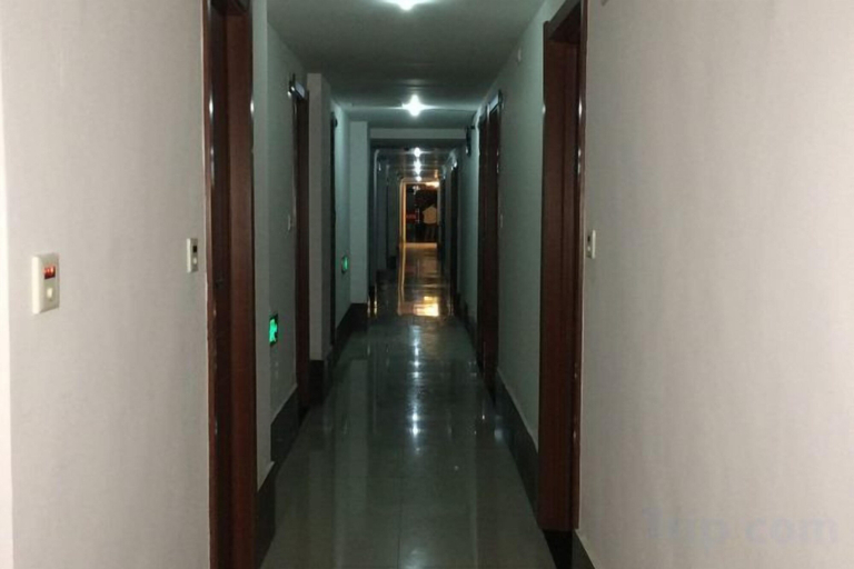Others 4, Caizi Hostel, Huangshi