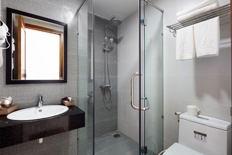 Bathroom 4, X.O HOTEL AND APARTMENTS, Nha Trang