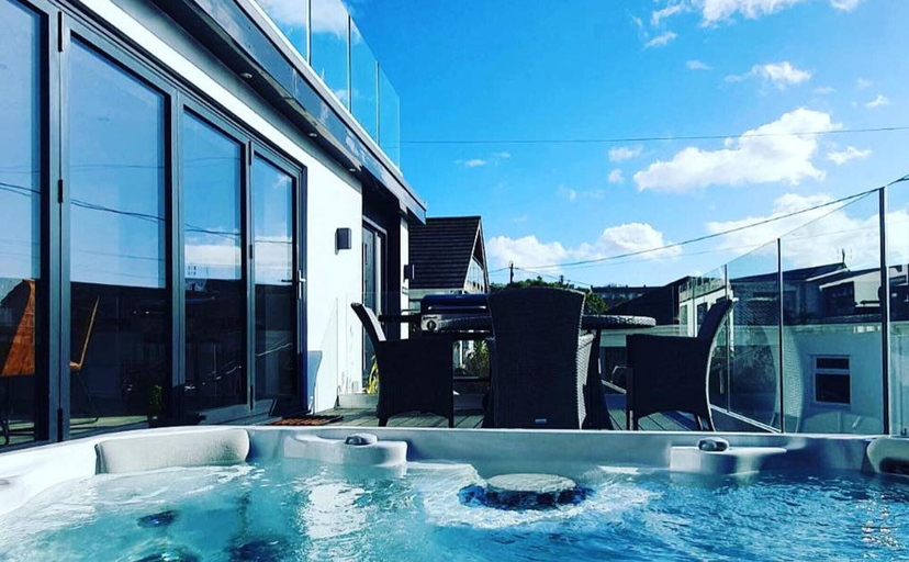 Sport & Beauty 4, Captivating 5-bed House in Porthleven, Cornwall