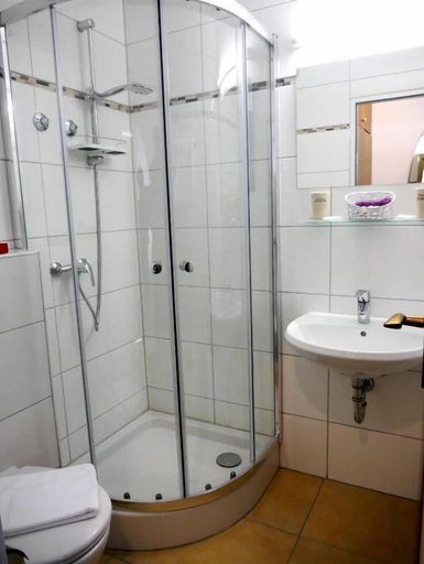 Bathroom 5, Pension Helma, Ahrweiler
