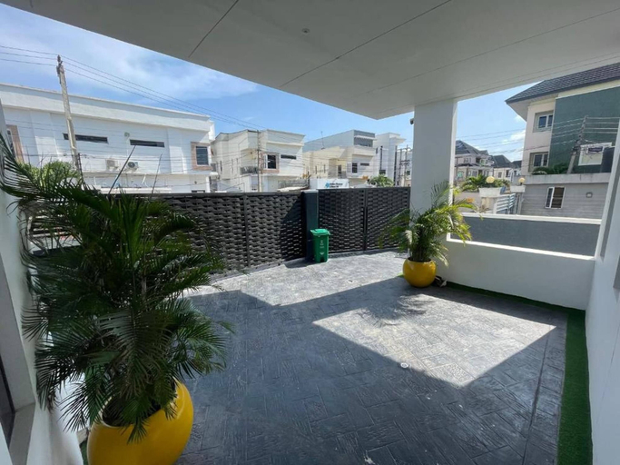 Others 2, Luxury 5 BR Villa With Cinema and Pool, Eti-Osa