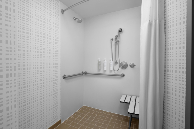 Bathroom 4, Hampton Inn Manhattan Grand Central, New York