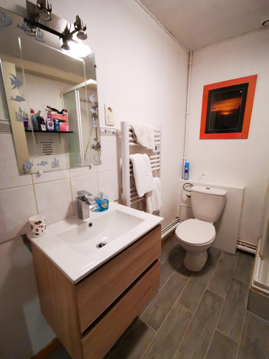 Bathroom 2, Le Longchamp, Calvados