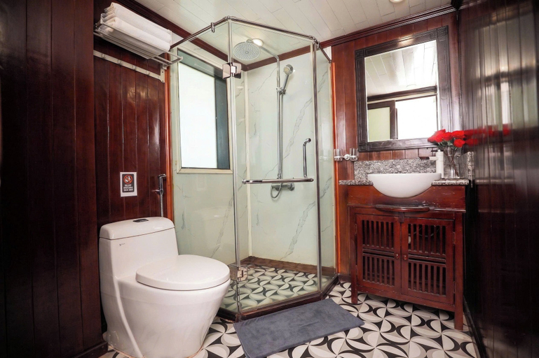 Bathroom 5, halong marina bay cruise, Hạ Long