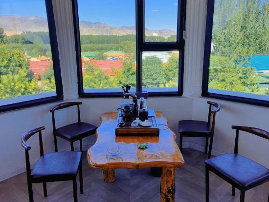 Others 3, There is a courtyard, Ili Kazakh
