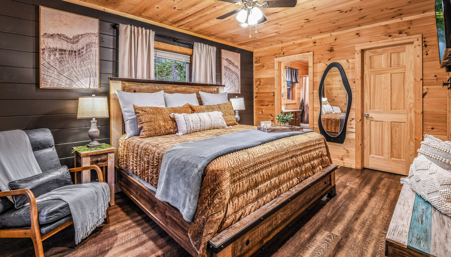 Bedroom 1, Creekside On The Bluff 2 Bedroom Cabin by RedAwning, Sevier