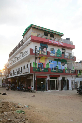 Exterior & Views 1, New Bonfire Hostel, Agra
