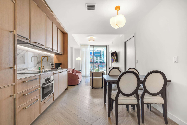 Others 4, Nomad Vertigo & Amenities, Miami-Dade