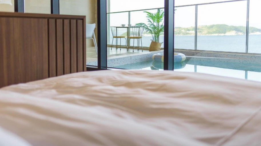 Bedroom 3, The Beige, Geoje