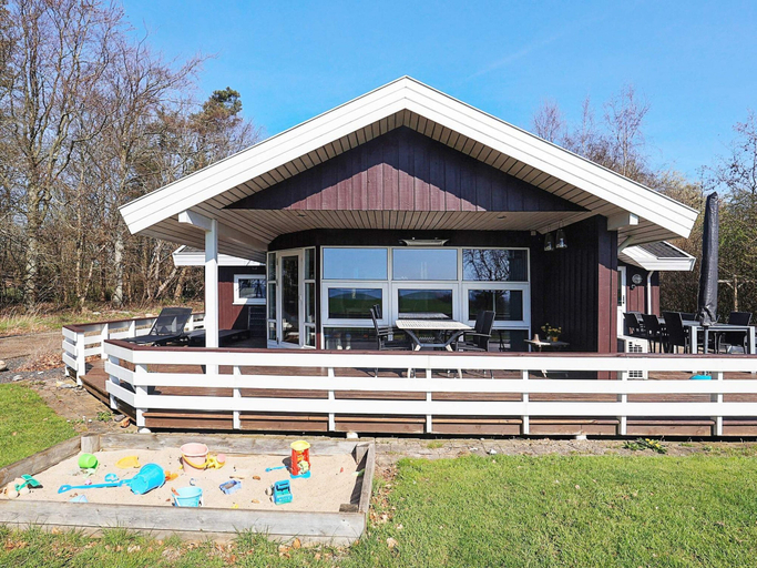 Exterior & Views, 5 Star Holiday Home in Oster Assels, Morsø
