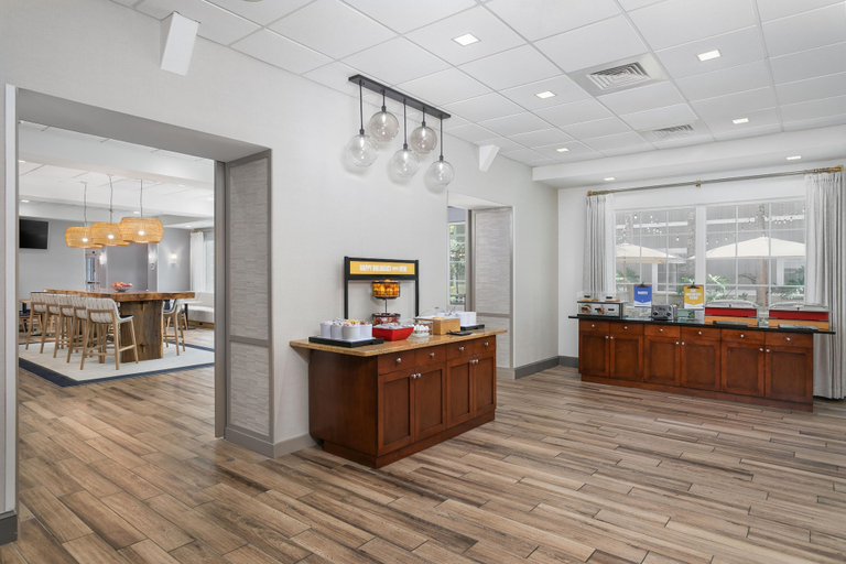 Food & Drinks 5, Hampton Inn New Smyrna Beach, Volusia