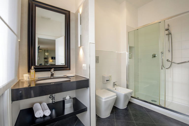 Bathroom 4, Fenix Hotel, Rome