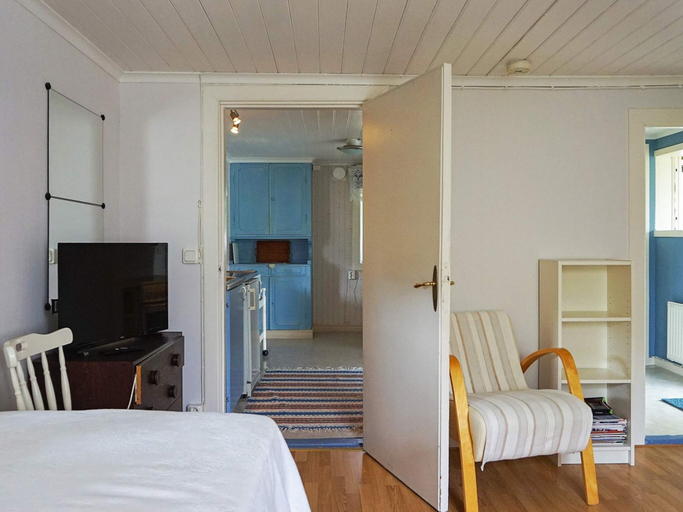Bedroom 3, 4 Person Holiday Home in Smogen, Sotenäs