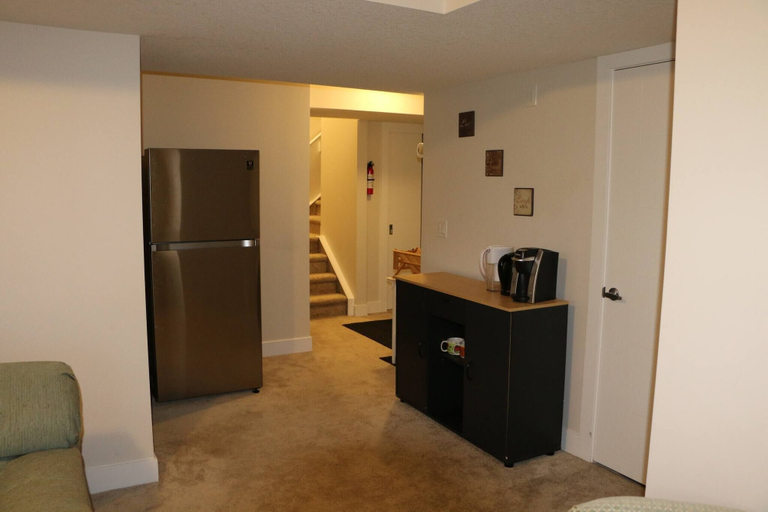 Others 3, Lovely Guest Suite in Calgary, Division No. 6
