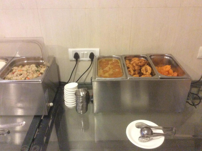 Food & Drinks 5, The Lotus Apartment Hotels - Burkit Road, Chennai