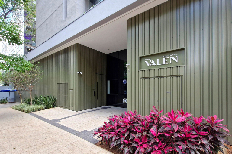 Others 3, Valen capote valente, São Paulo