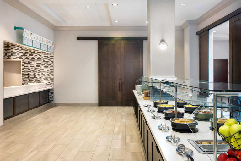 Food & Drinks 5, Embassy Suites by Hilton Charlotte Concord Golf Resort & Spa, Cabarrus