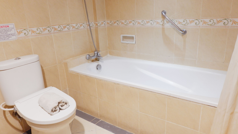 Bathroom 3, Palette Ancol Near Dufan Formerly BI Executive, North Jakarta