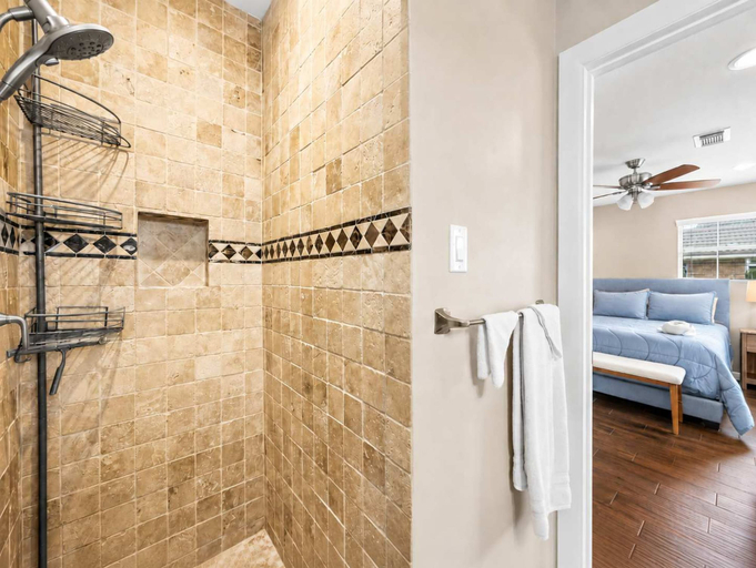 Others 4, 2BR With Movie Room I Pool I Easy Access to NRG, Houston