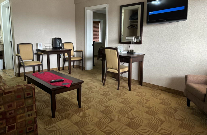 Others 5, Shoreside Inn & Suites Wabamun, Division No. 11