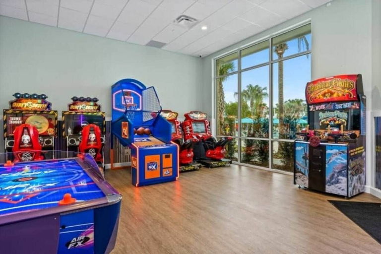 Others 2, 5BR Themed Villa w/ Private Pool Near Disney, Polk
