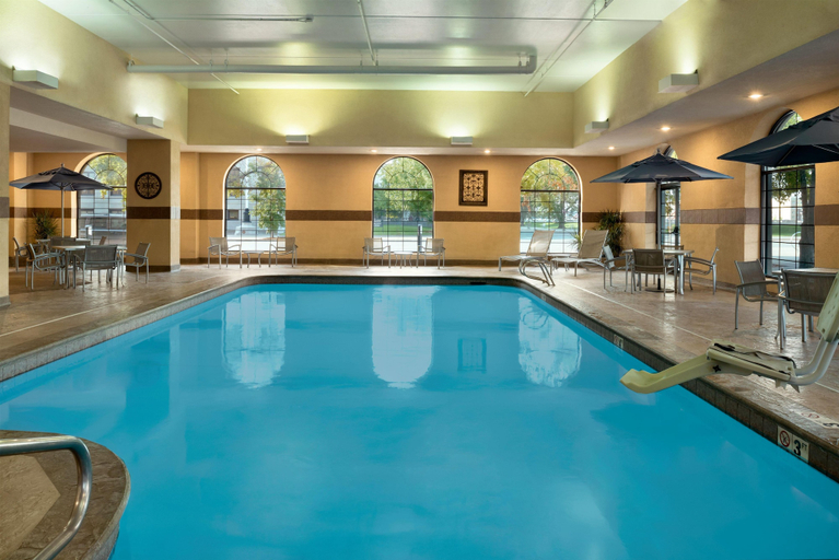 Sport & Beauty, Embassy Suites by Hilton Des Moines Downtown, Polk