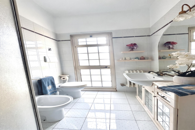 Bathroom 5, Appartamento Mare Blu - Terracina, Latina