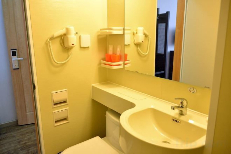 Bathroom, Luguhu Aishang Hotel, Lijiang