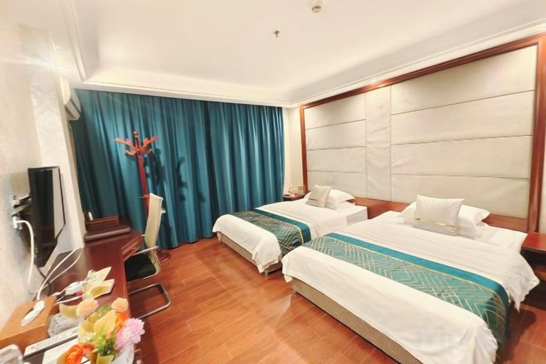 Bedroom 3, Sunday Business Hotel, Maoming