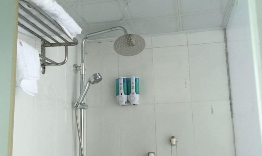 Bathroom, Shenzhen Jingnan Hotel (East Station Buji Subway Station), Shenzhen