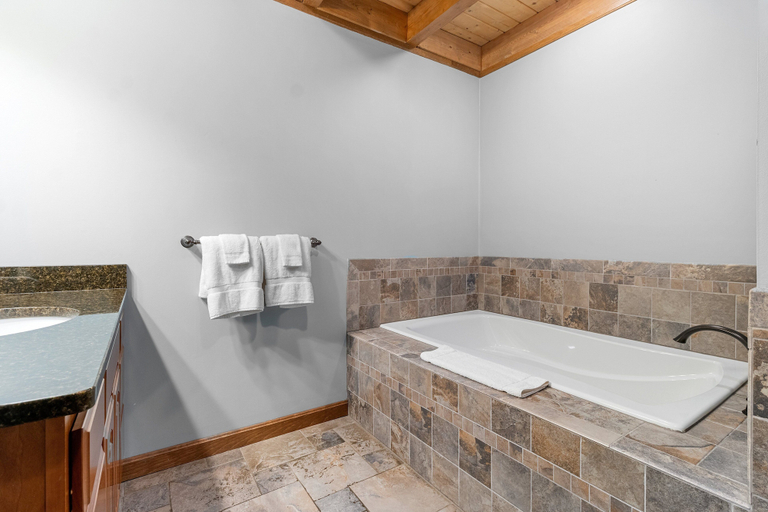 Others 2, Lakefront Chalet-style Home With Large Deck, a Dock & Beautiful Lake Views, Piscataquis