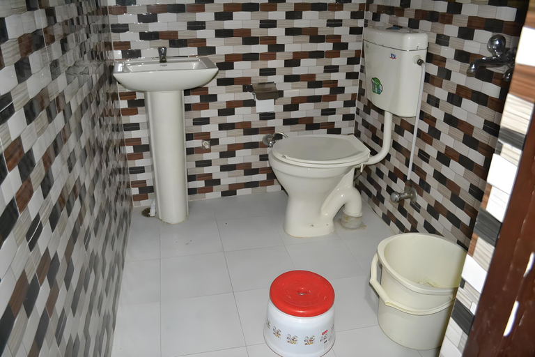 Bathroom 3, New Bonfire Hostel, Agra