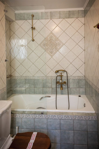 Bathroom 5, Acronafplia Pension A, Peloponnese