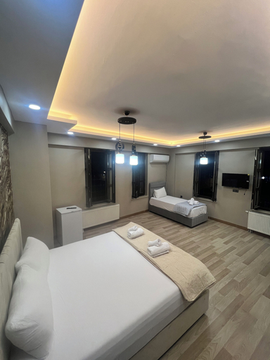 Others 3, Golden Sur Butik Otel, Merkez